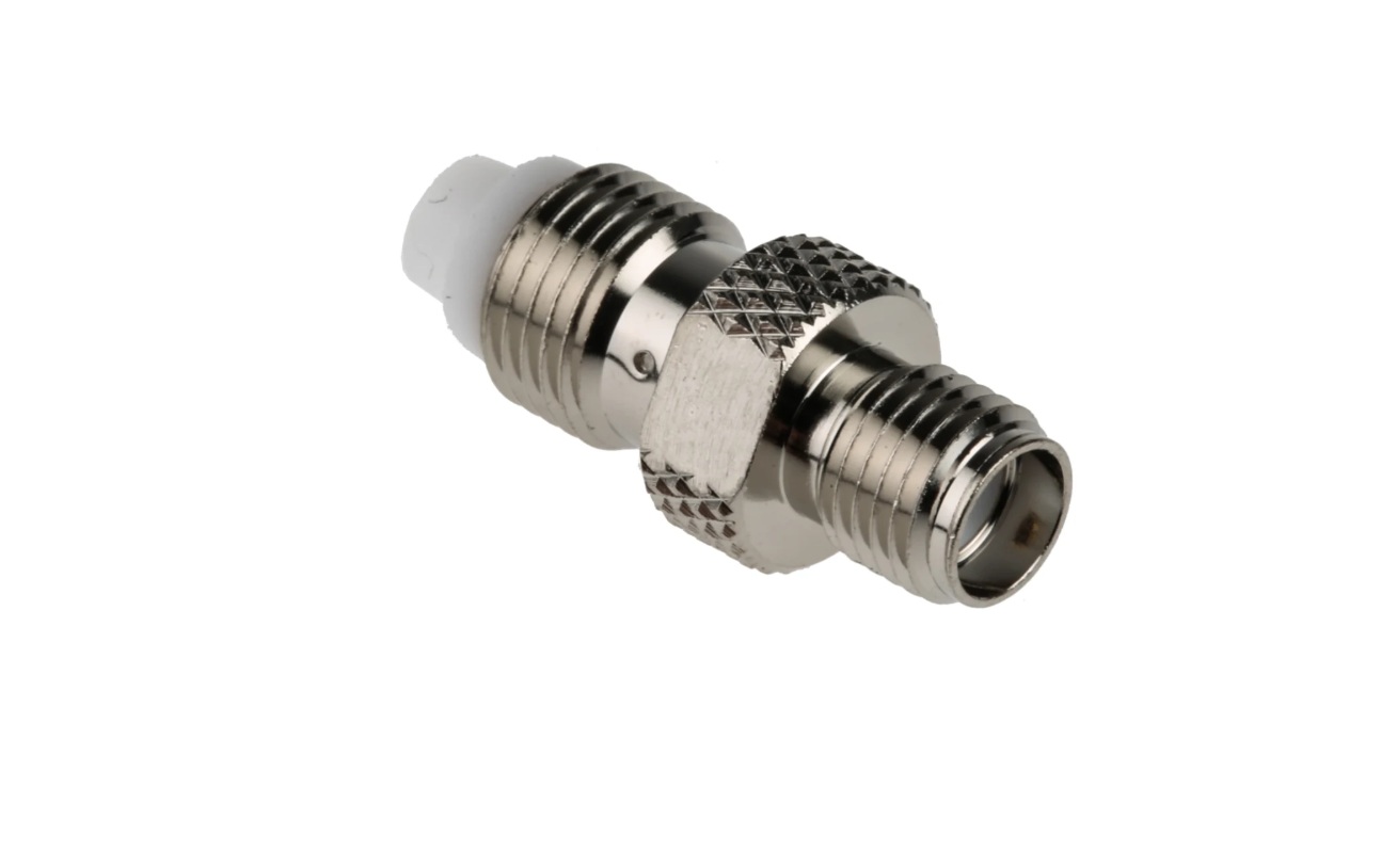 Adapter ze złączem SMA(f) - FME(f); RS kod:738-578