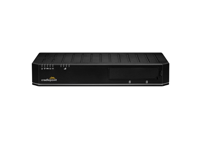 Cradlepoint E300 5G + NetCloud 3 lata Global