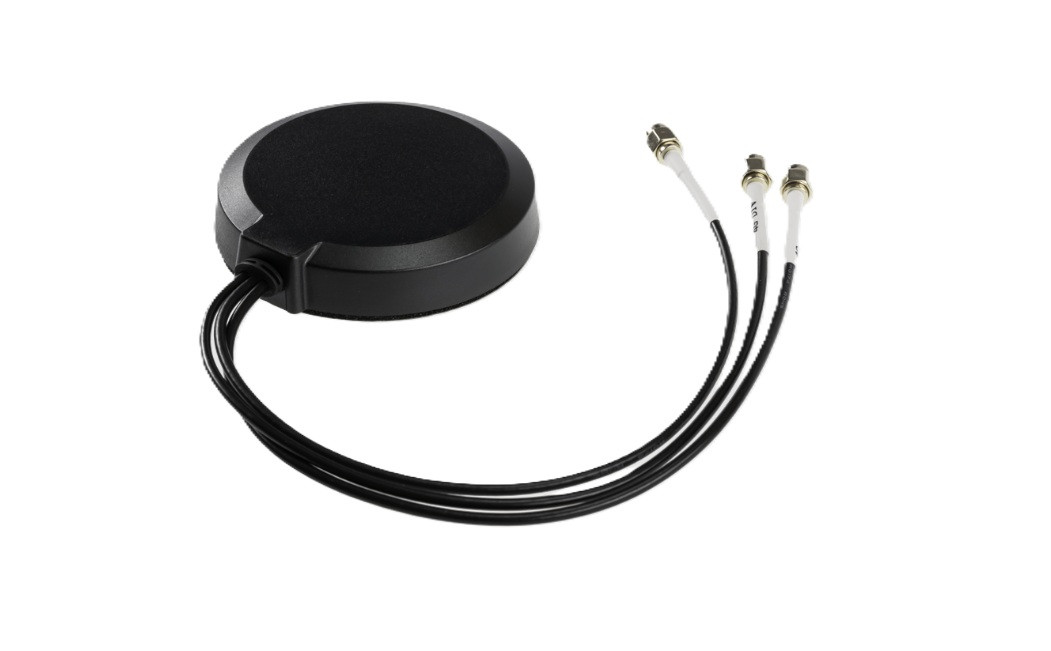 Antena 3-w-1 4G+GNSS przyklejana 0,3m SMA(m)