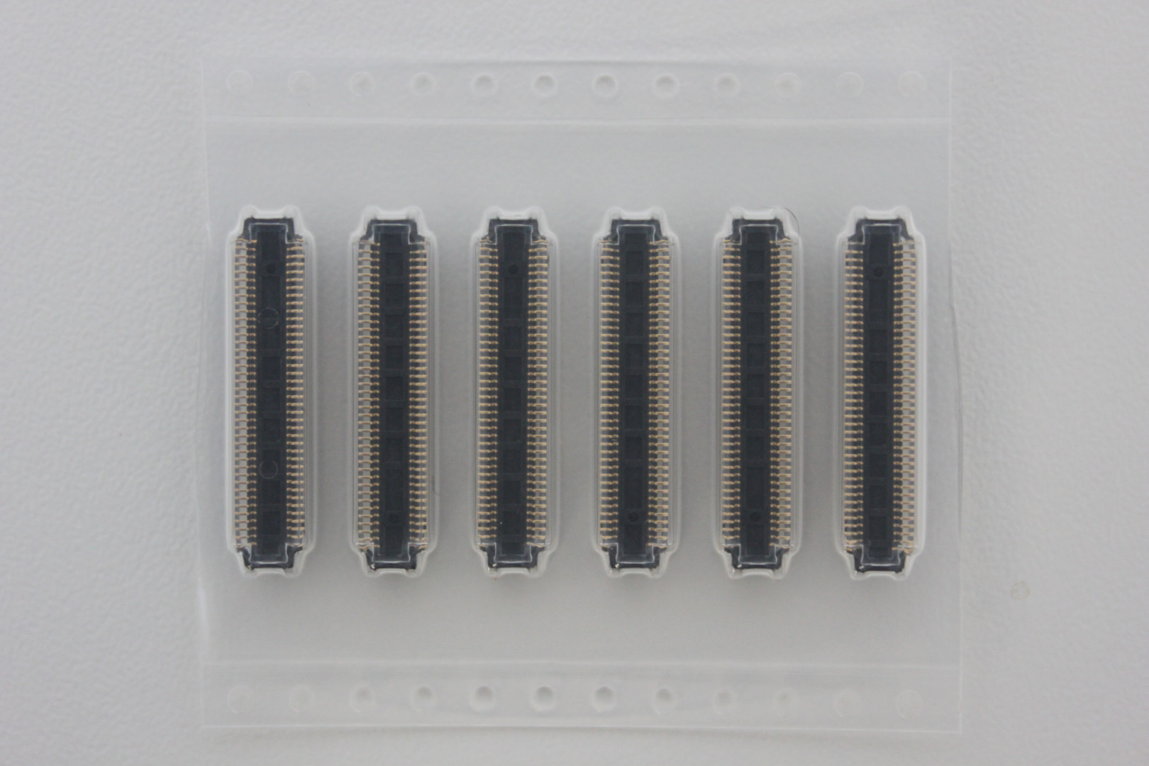 Złącze B2B do modułów Gemalto 80-pin 4mm